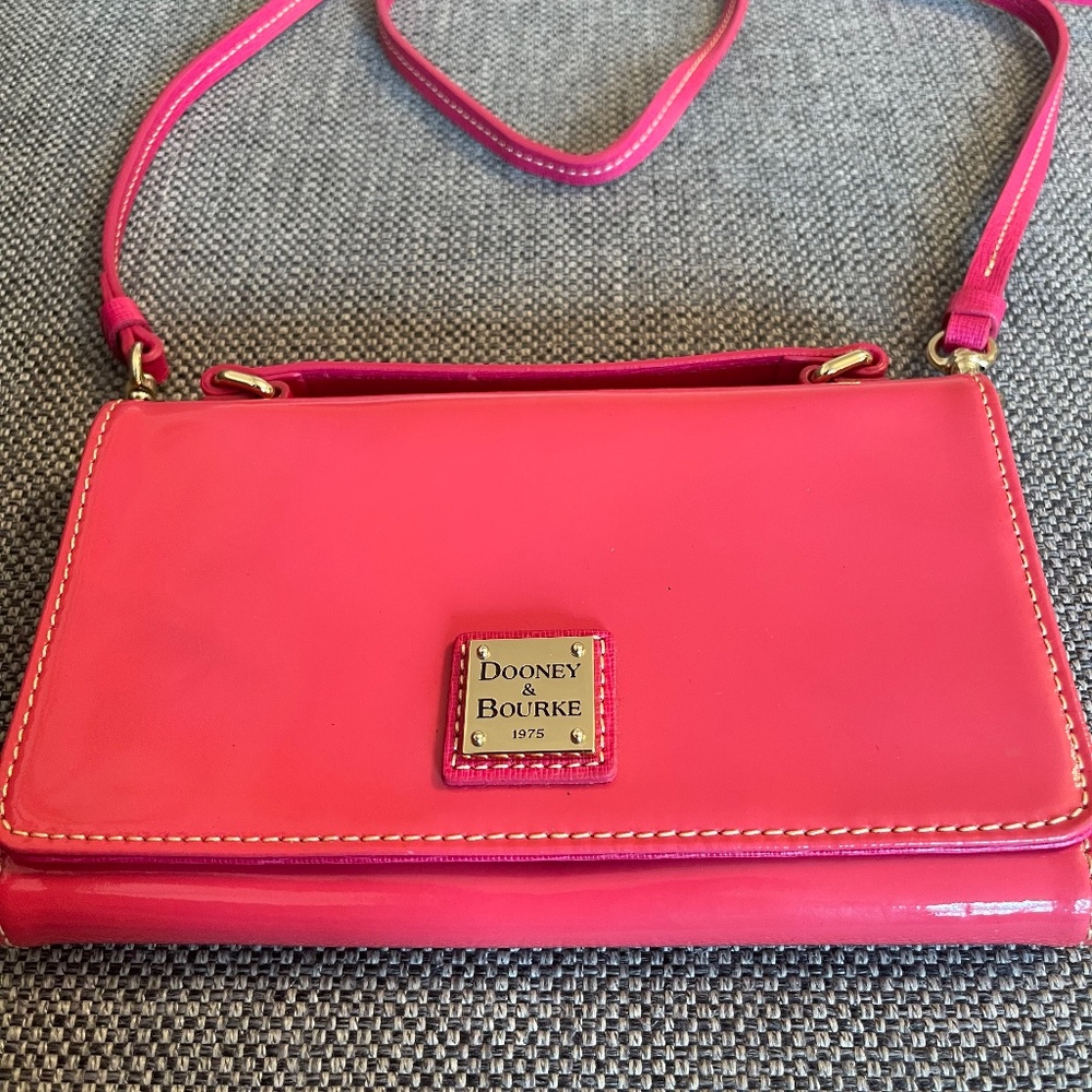 Dooney and Bourke crossbody patent leather wallet bag